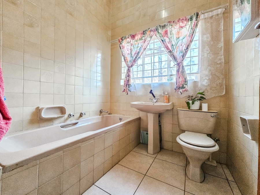 3 Bedroom Property for Sale in Magalieskruin Gauteng