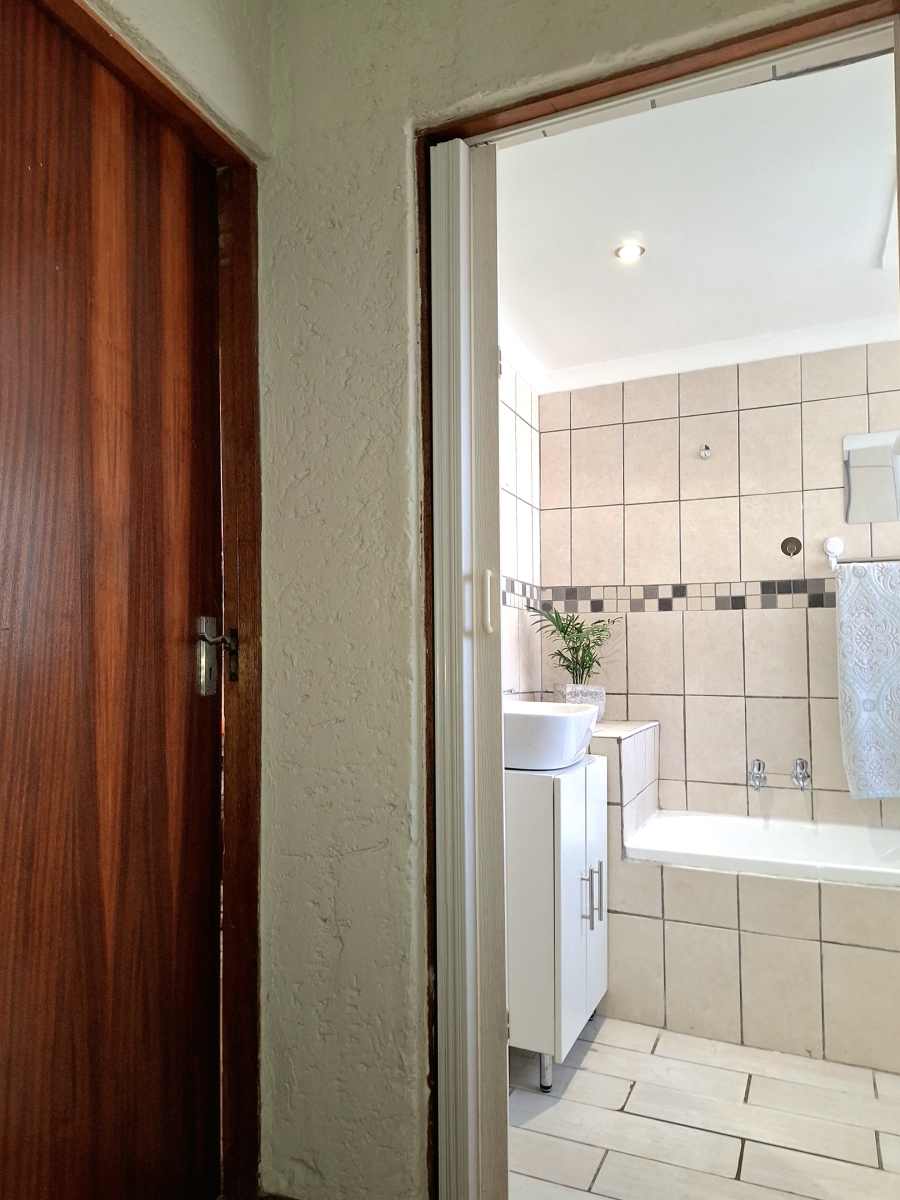 2 Bedroom Property for Sale in Albertville Gauteng