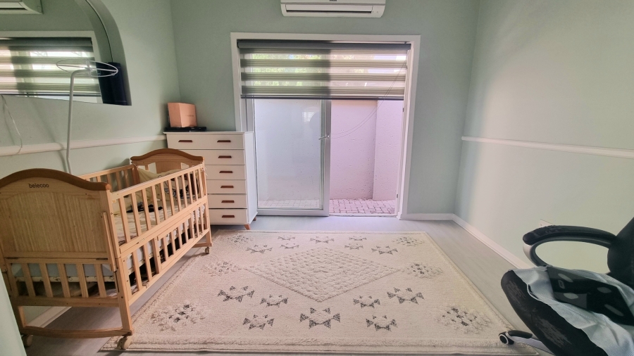5 Bedroom Property for Sale in Crescent Wood Country Estate Gauteng