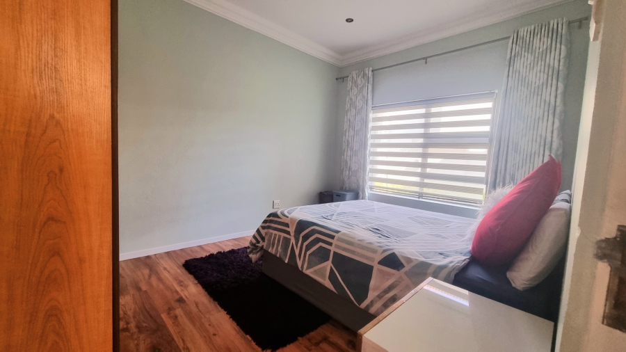 5 Bedroom Property for Sale in Crescent Wood Country Estate Gauteng