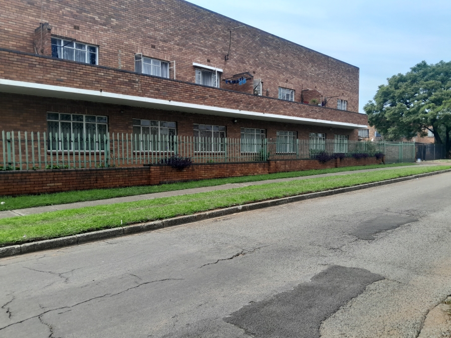To Let 1 Bedroom Property for Rent in Selection Park Gauteng