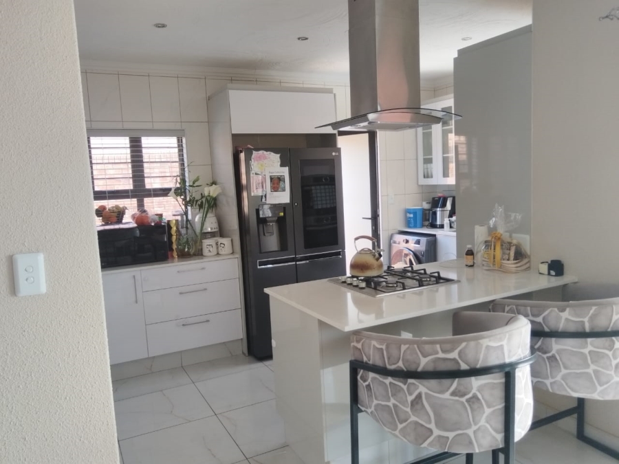 3 Bedroom Property for Sale in North Riding Gauteng