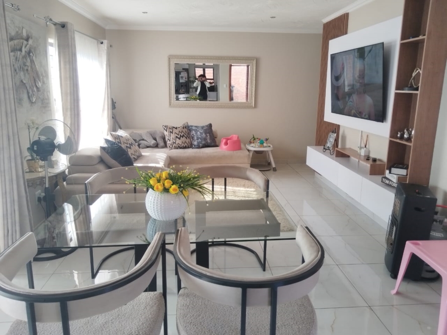 3 Bedroom Property for Sale in North Riding Gauteng
