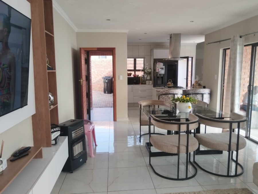3 Bedroom Property for Sale in North Riding Gauteng
