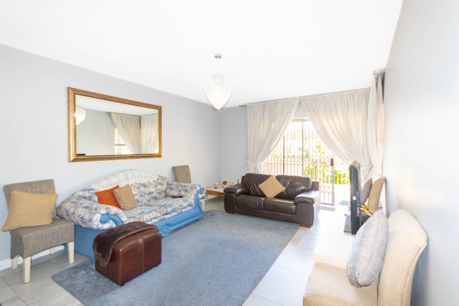 3 Bedroom Property for Sale in Sandhurst Gauteng