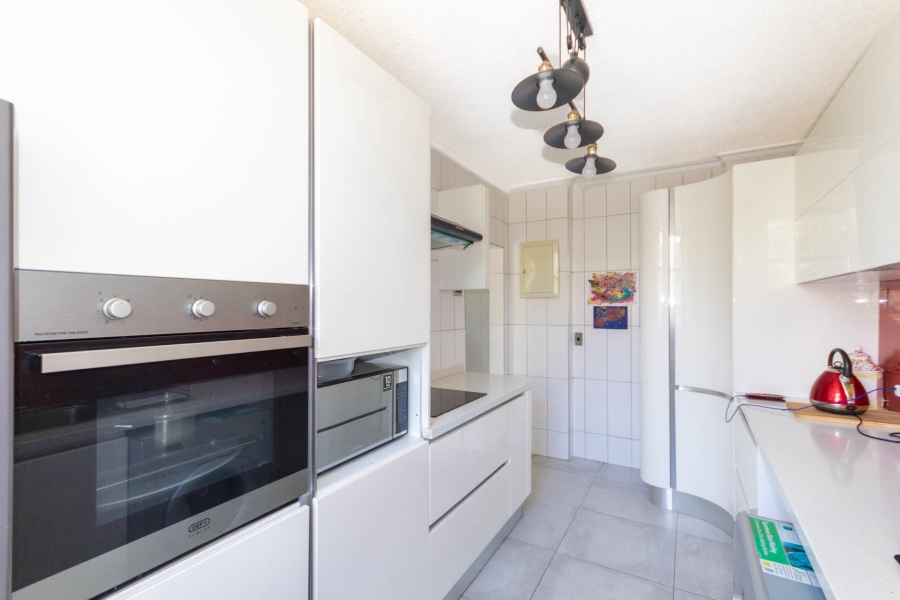 3 Bedroom Property for Sale in Sandhurst Gauteng