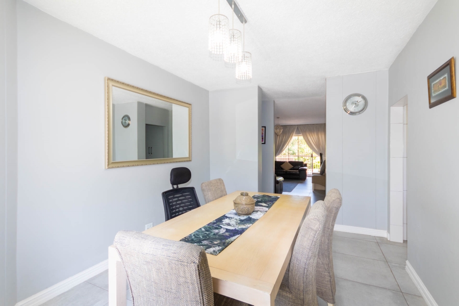 3 Bedroom Property for Sale in Sandhurst Gauteng