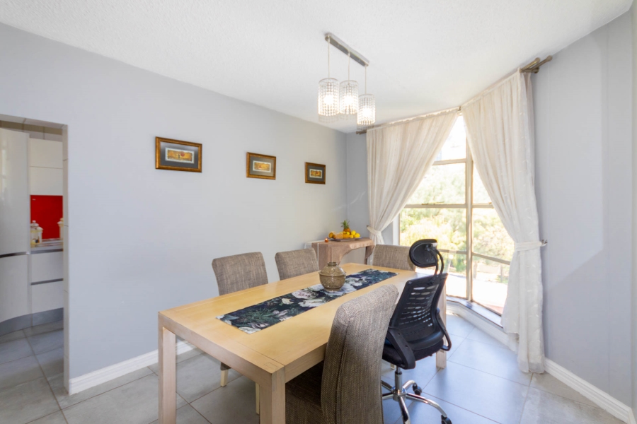 3 Bedroom Property for Sale in Sandhurst Gauteng