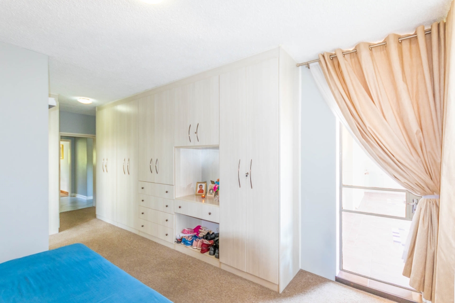 3 Bedroom Property for Sale in Sandhurst Gauteng