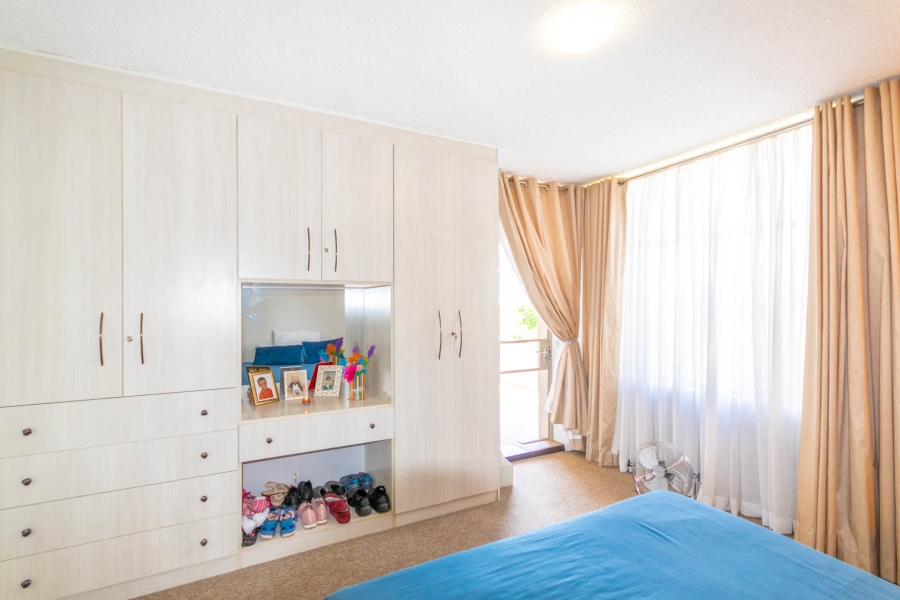3 Bedroom Property for Sale in Sandhurst Gauteng