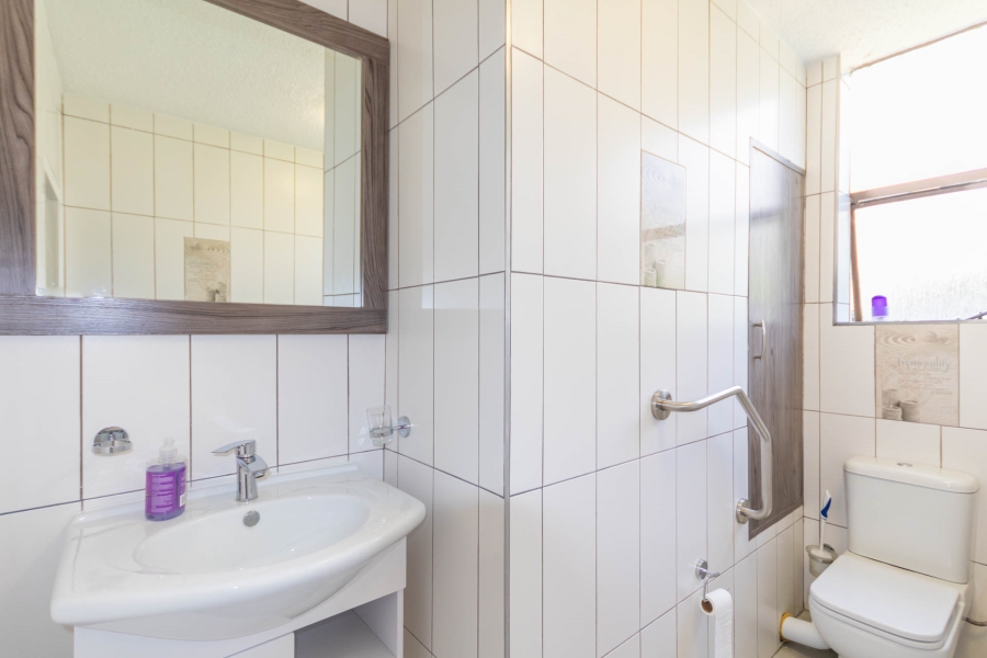 3 Bedroom Property for Sale in Sandhurst Gauteng