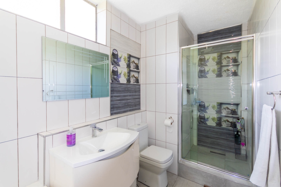 3 Bedroom Property for Sale in Sandhurst Gauteng