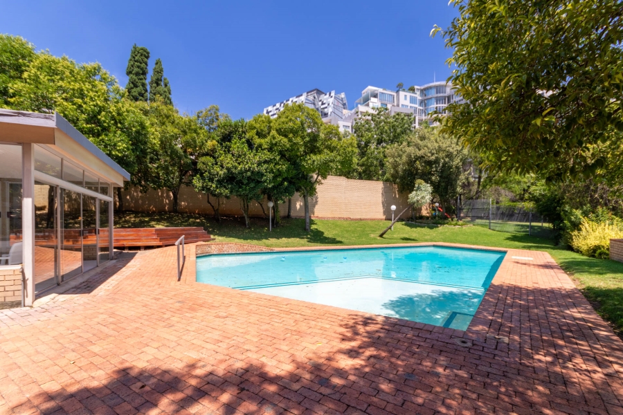 3 Bedroom Property for Sale in Sandhurst Gauteng