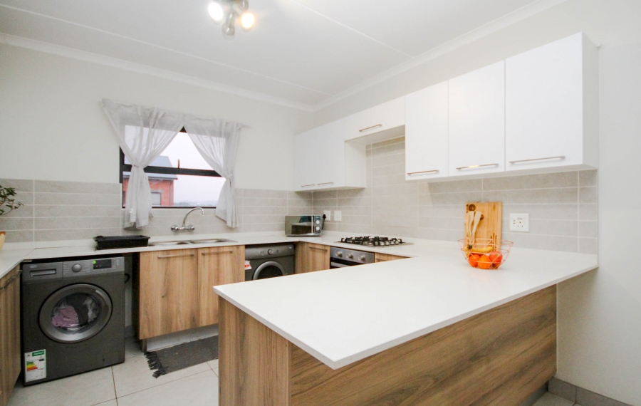 2 Bedroom Property for Sale in Modderfontein Gauteng