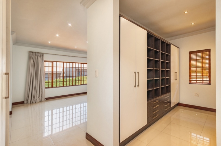 5 Bedroom Property for Sale in Bryanston Gauteng