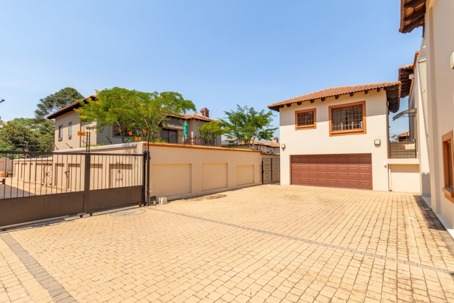 5 Bedroom Property for Sale in Bryanston Gauteng