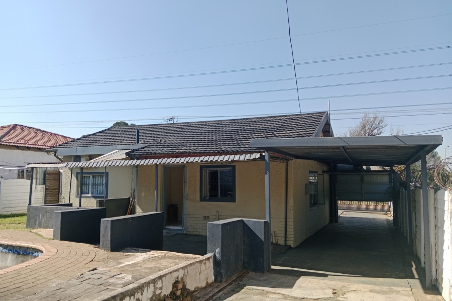 To Let 3 Bedroom Property for Rent in Danville Gauteng
