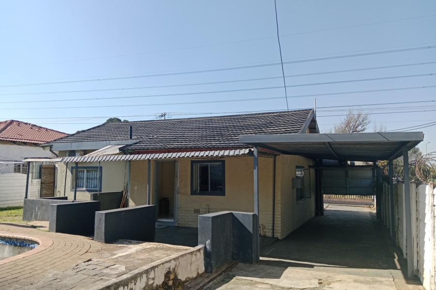To Let 3 Bedroom Property for Rent in Danville Gauteng