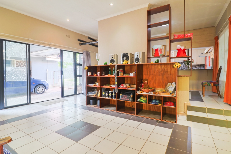3 Bedroom Property for Sale in Verwoerdpark Gauteng