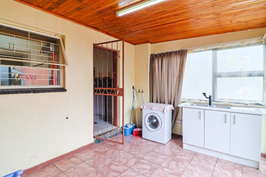 3 Bedroom Property for Sale in Verwoerdpark Gauteng