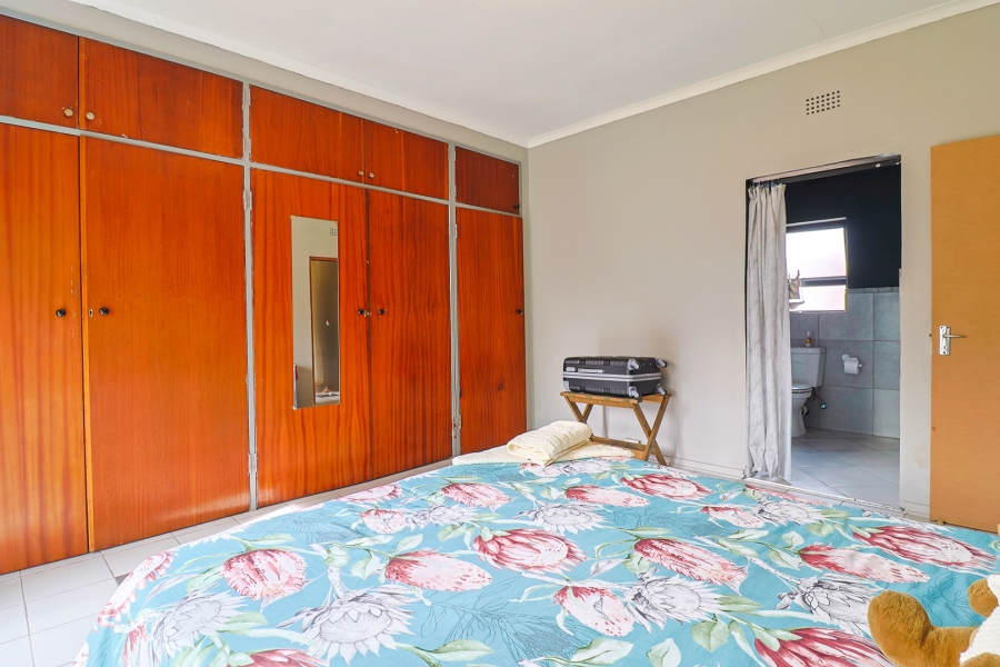 3 Bedroom Property for Sale in Verwoerdpark Gauteng