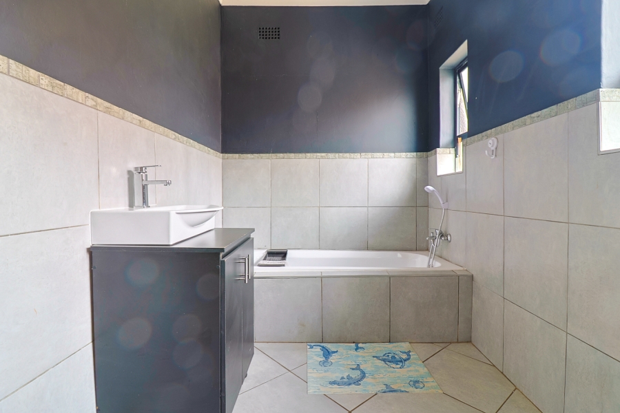 3 Bedroom Property for Sale in Verwoerdpark Gauteng