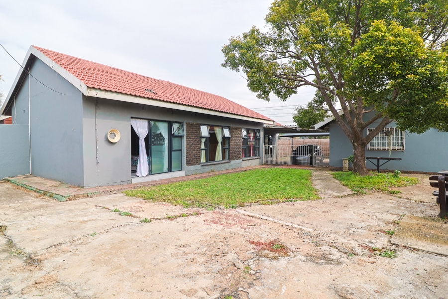 3 Bedroom Property for Sale in Verwoerdpark Gauteng