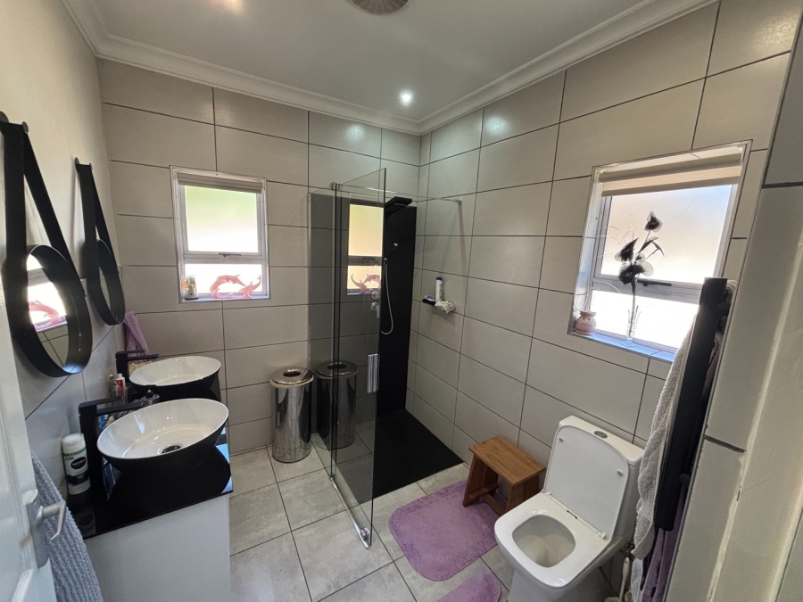 To Let 4 Bedroom Property for Rent in Glen Marais Gauteng
