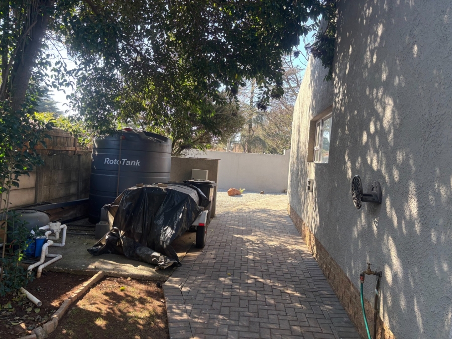 To Let 4 Bedroom Property for Rent in Glen Marais Gauteng