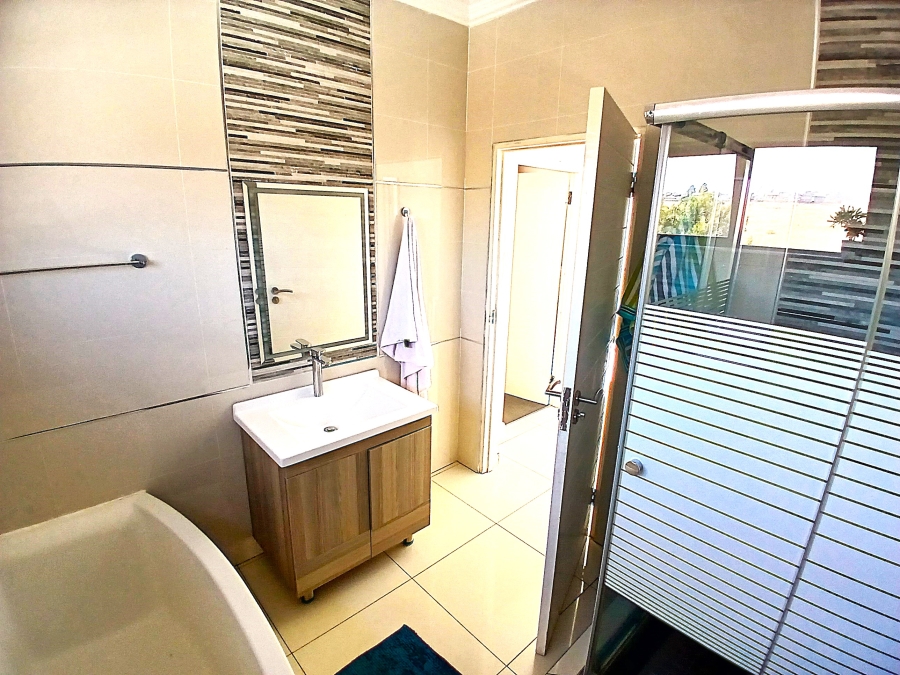 3 Bedroom Property for Sale in Blue Valley Golf Estate Gauteng