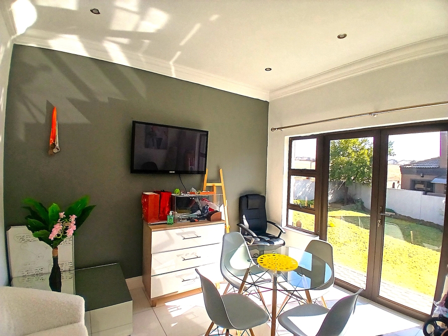 3 Bedroom Property for Sale in Blue Valley Golf Estate Gauteng