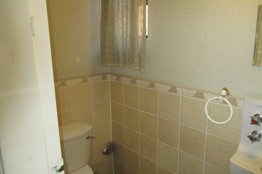 To Let 3 Bedroom Property for Rent in Birch Acres Gauteng