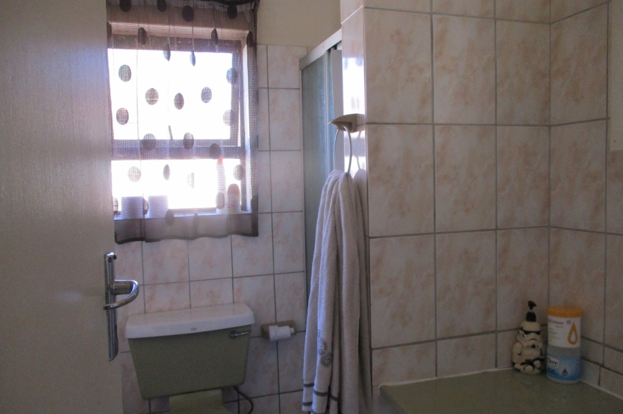 To Let 3 Bedroom Property for Rent in Birch Acres Gauteng