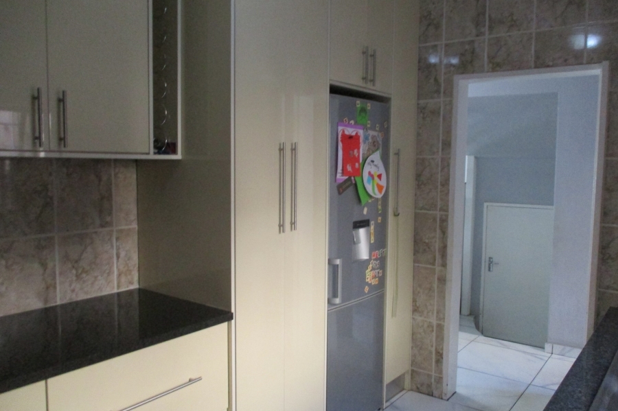To Let 3 Bedroom Property for Rent in Birch Acres Gauteng