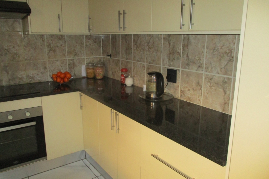 To Let 3 Bedroom Property for Rent in Birch Acres Gauteng
