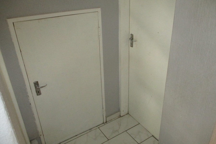 To Let 3 Bedroom Property for Rent in Birch Acres Gauteng