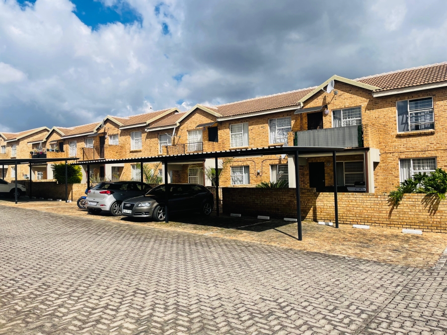 To Let 2 Bedroom Property for Rent in Honeydew Gauteng