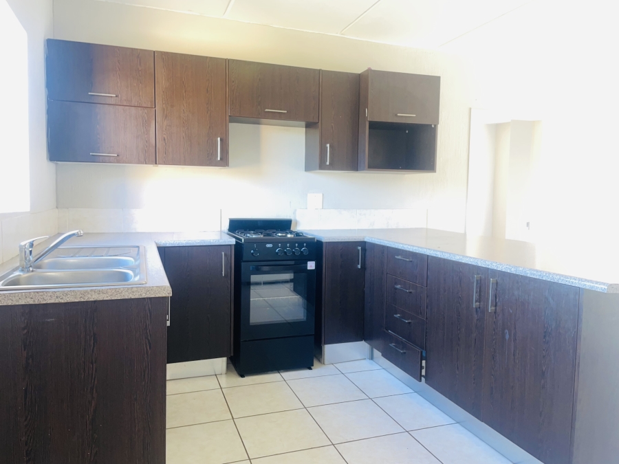 To Let 2 Bedroom Property for Rent in Honeydew Gauteng