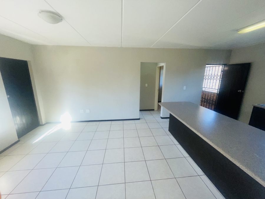 To Let 2 Bedroom Property for Rent in Honeydew Gauteng