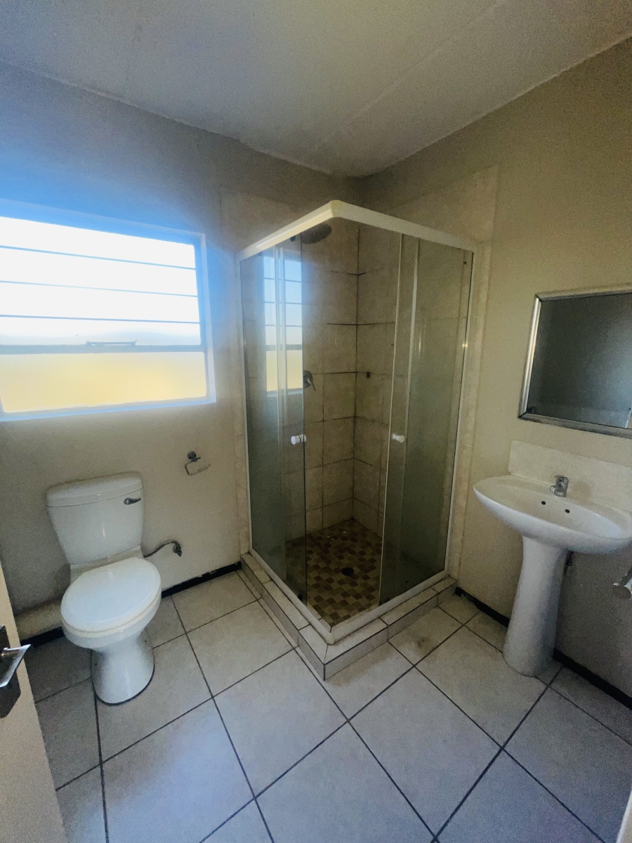 To Let 2 Bedroom Property for Rent in Honeydew Gauteng