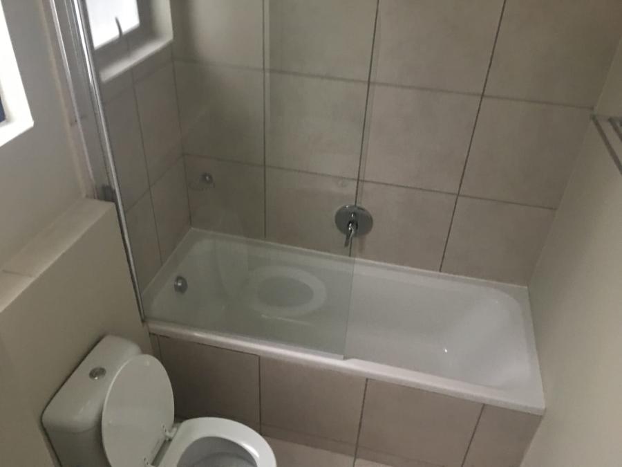 To Let 2 Bedroom Property for Rent in Grand Central Gauteng