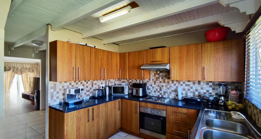 3 Bedroom Property for Sale in Crystal Park Gauteng