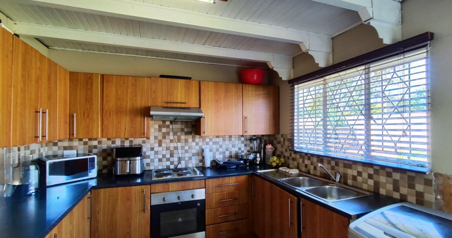 3 Bedroom Property for Sale in Crystal Park Gauteng