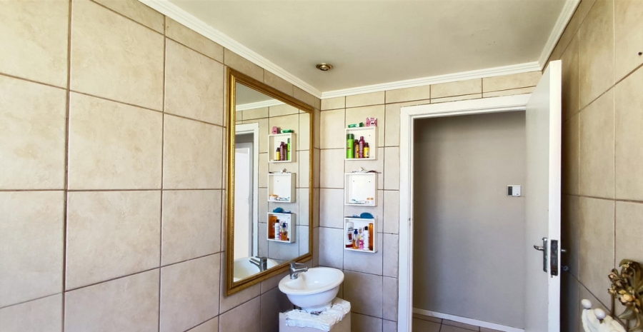 3 Bedroom Property for Sale in Crystal Park Gauteng