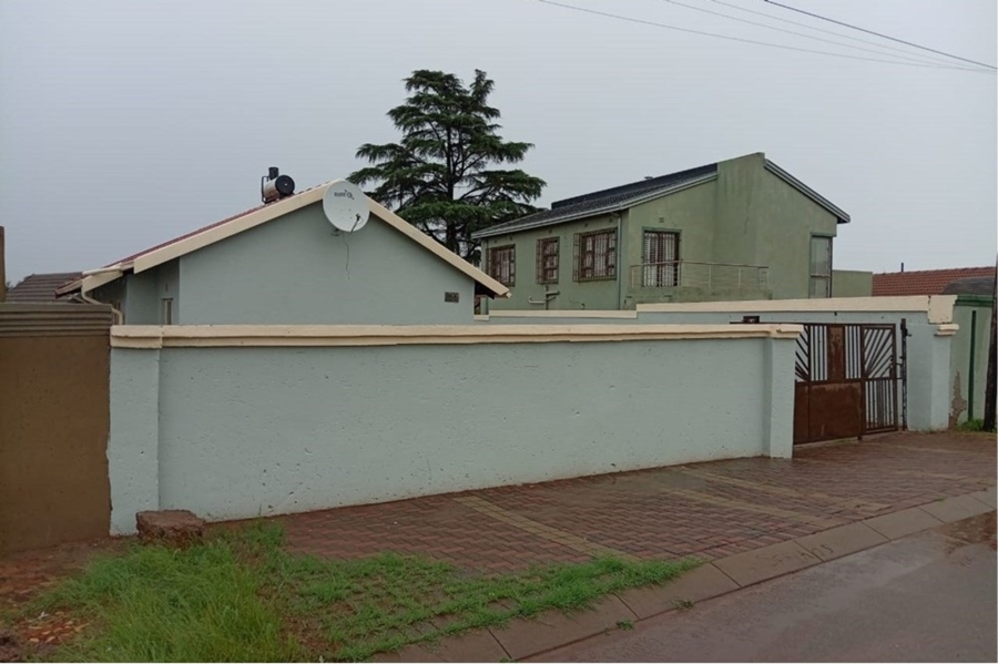 3 Bedroom Property for Sale in Protea North Gauteng