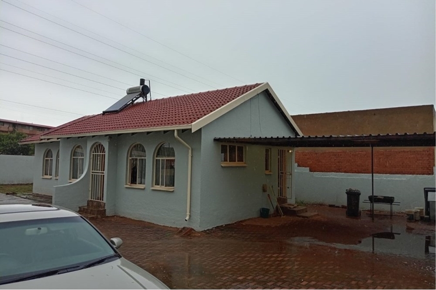 3 Bedroom Property for Sale in Protea North Gauteng