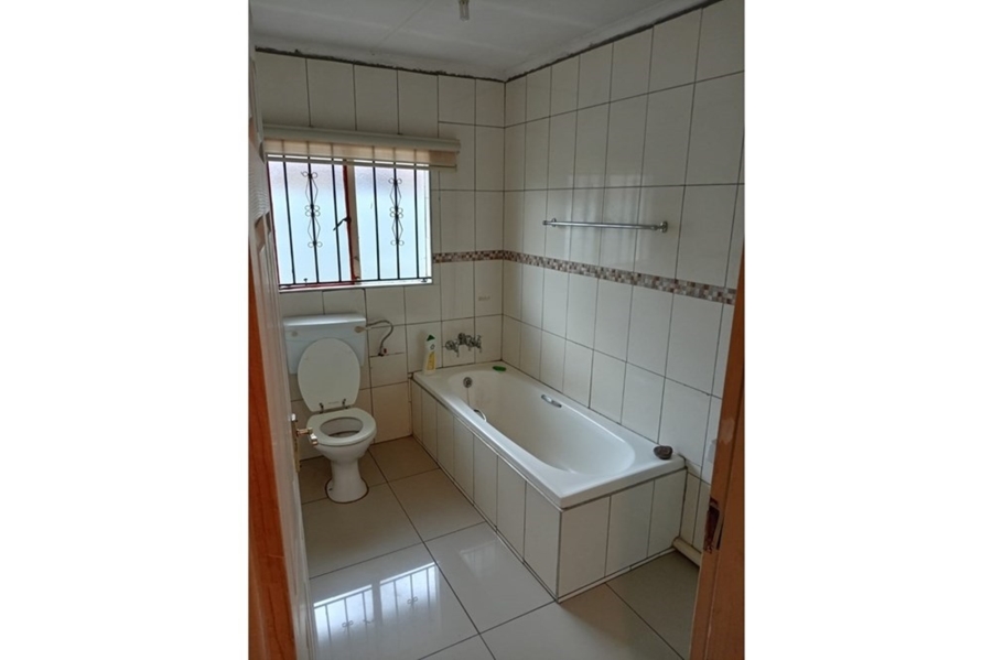 3 Bedroom Property for Sale in Protea North Gauteng