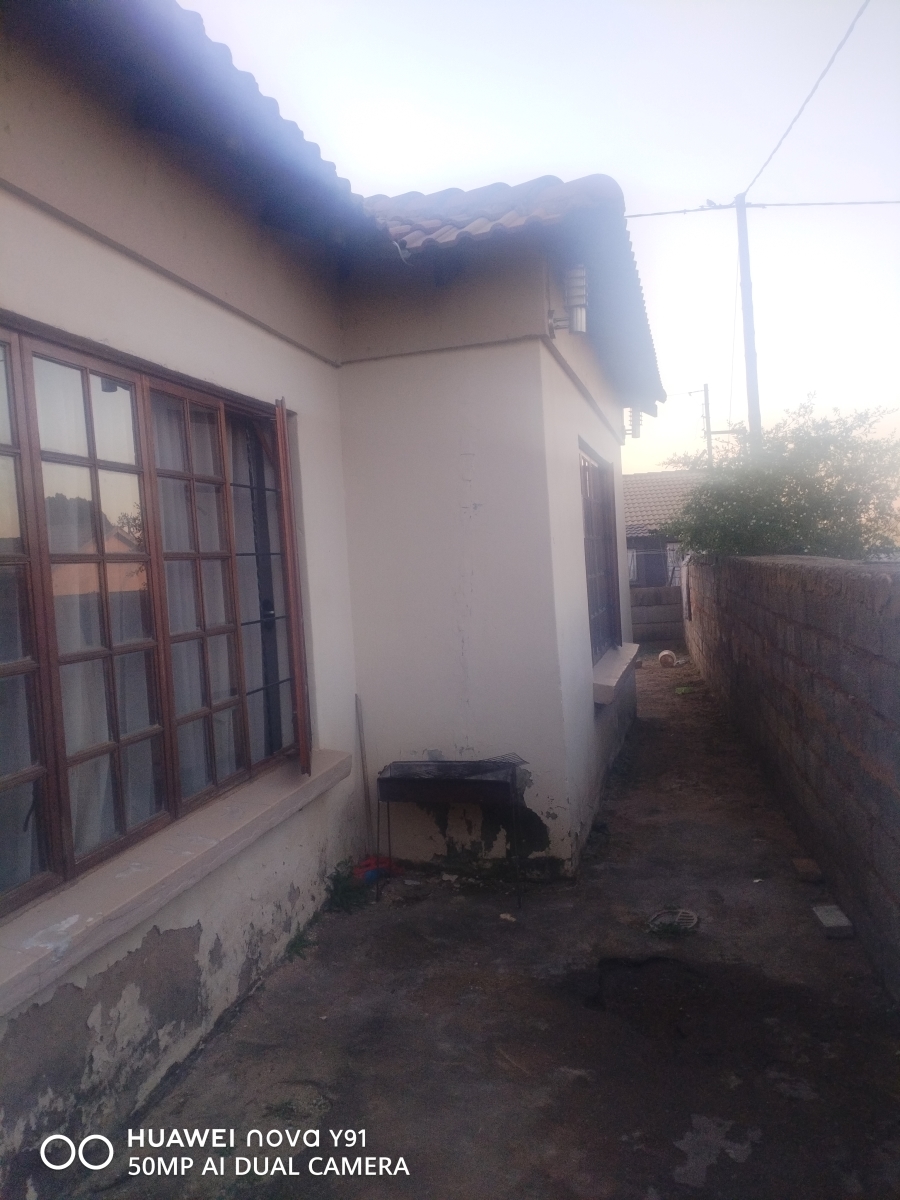 3 Bedroom Property for Sale in Leachville Gauteng