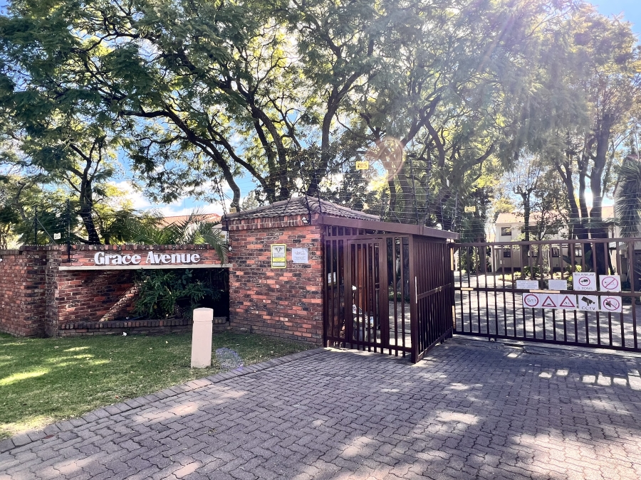 2 Bedroom Property for Sale in Sunninghill Gauteng