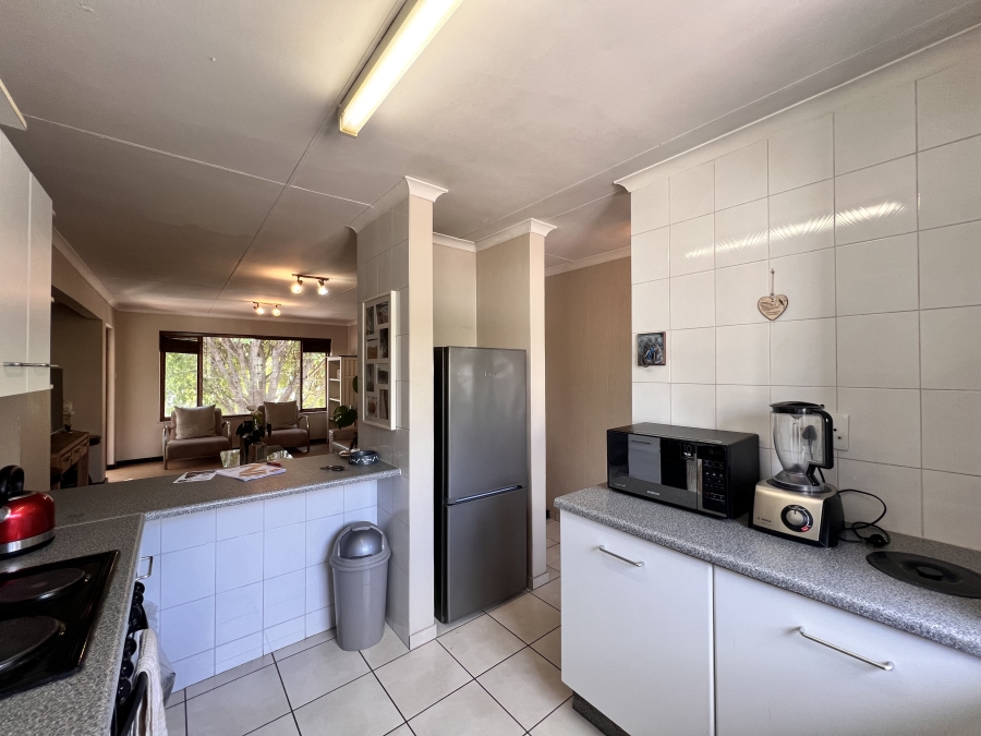 2 Bedroom Property for Sale in Sunninghill Gauteng